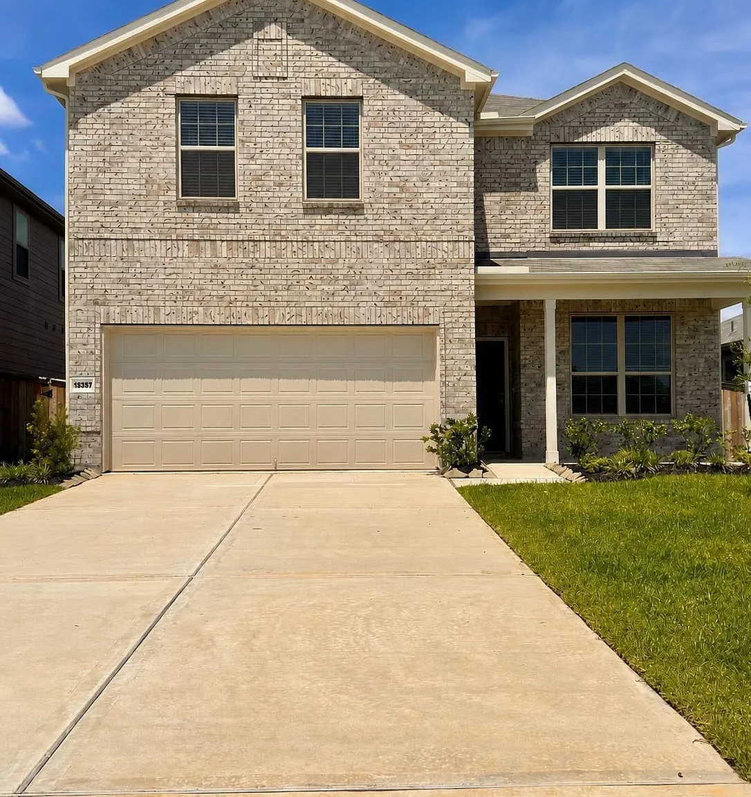 4 bed, 2.5 bath, 2466 sqft, $2,350 — Photo 1