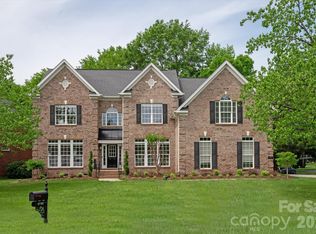 8700 Edgewater Ct, Waxhaw, NC 28173