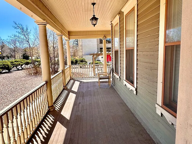 506 N Cascade Avenue — Photo 26