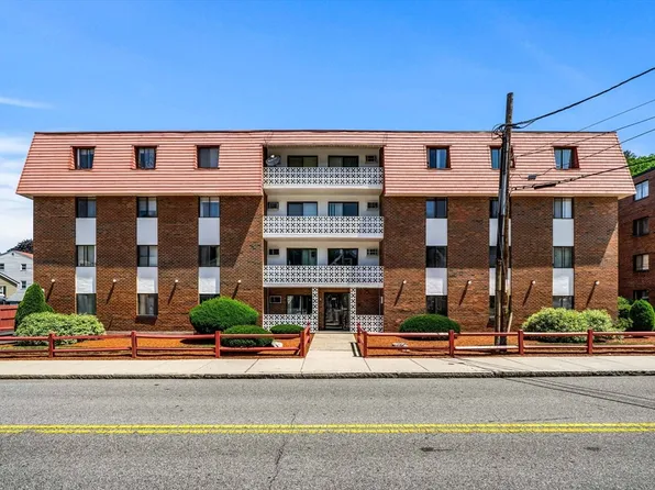 141 Pierce St APT 12, Malden, MA 02148