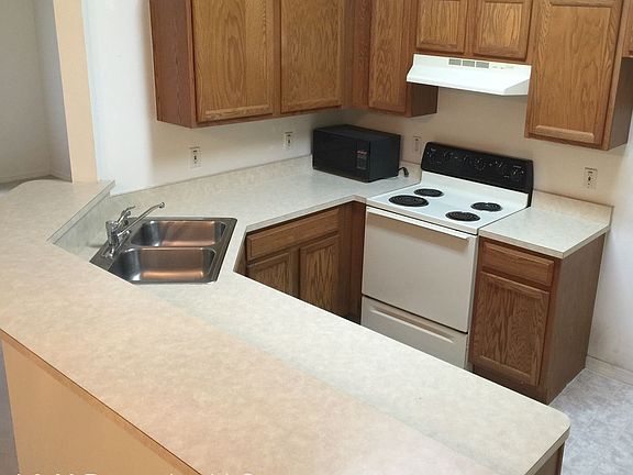 4th image of 222 E Gardenia Dr