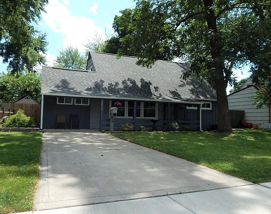 1st image of 3037 Dennis Ln