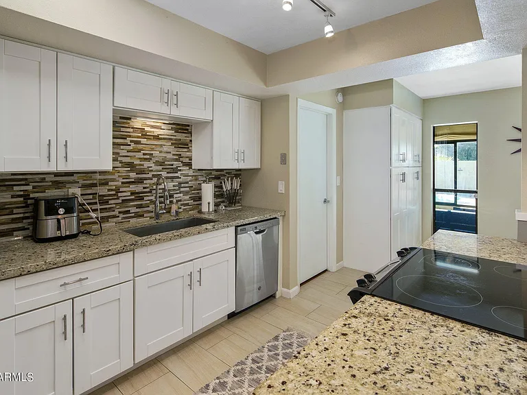 6609 E Phelps Rd — Photo 44
