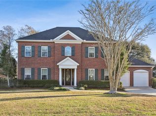 6 Castle Pines Dr, New Orleans, LA 70131