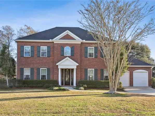 6 Castle Pines Dr, New Orleans, LA 70131