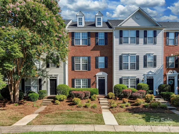 8065 Bristle Toe Ln, Charlotte, NC 28277