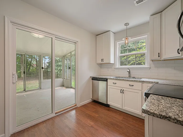 176 Stoney Dr — Photo 7