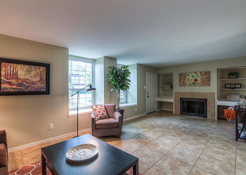 1st image of 10122 Beekman Place Dr