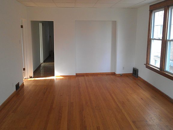 Dining room unfurnished