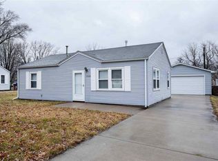 7428 Oak St, Davenport, IA 52806