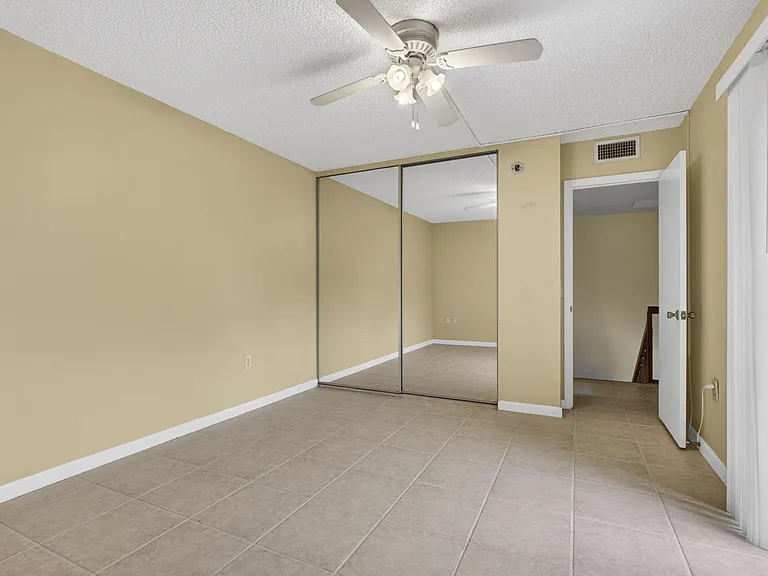 3345 Meridian Way N #C — Photo 23