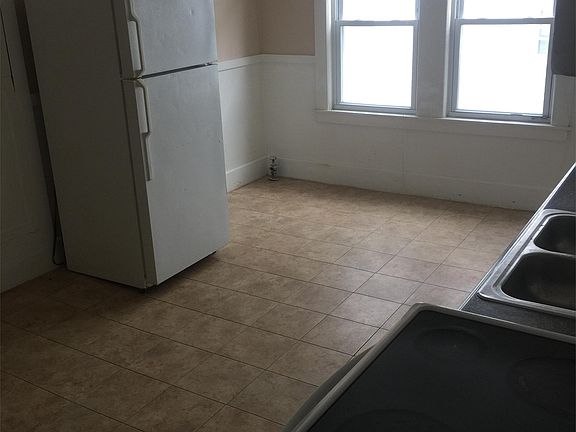 4th image of 2 N Main St #10750149