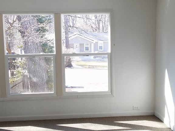 5th image of 9609 Woodlawn Dr APT 5