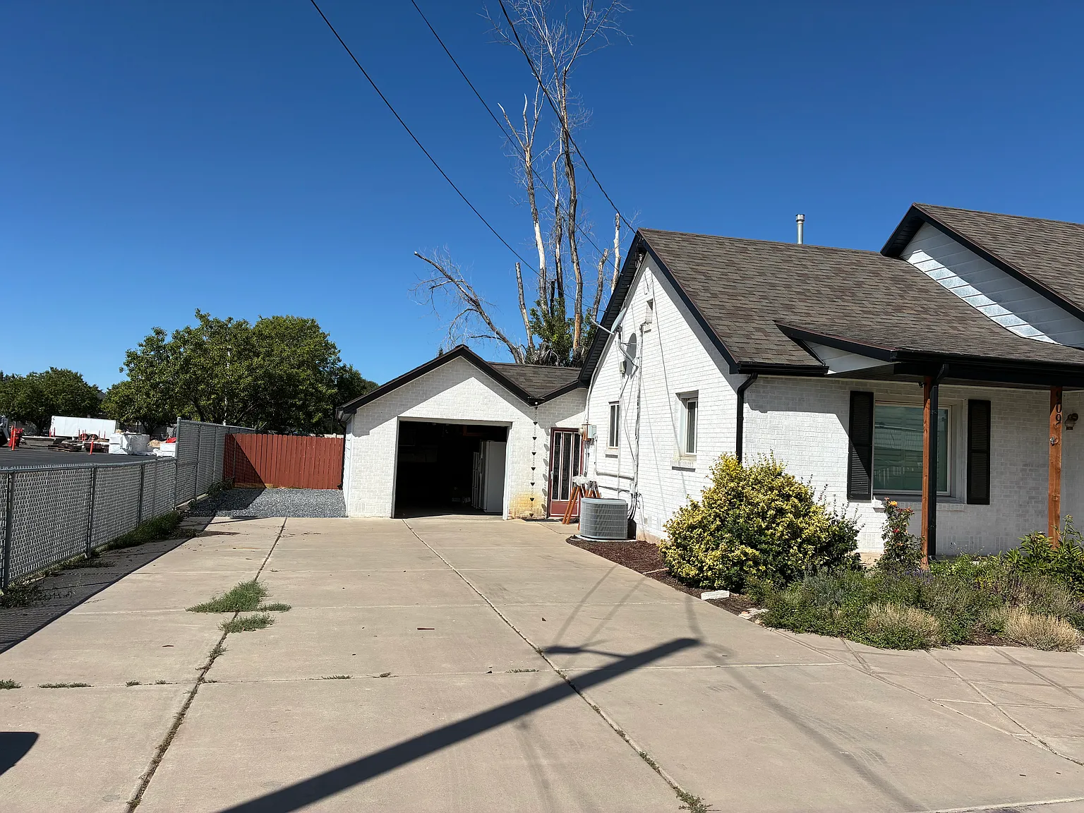 3 bed, 1971 sqft, $2,600 — Photo 2