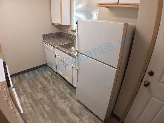 2219 SE Reedway St — Photo 5