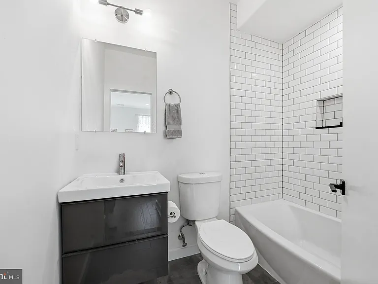 2604 Reed St — Photo 32