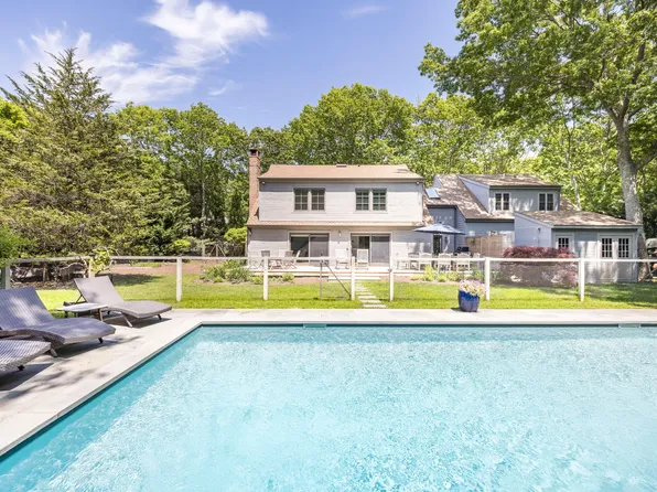 81 Collingswood Dr, Sag Harbor, NY 11963