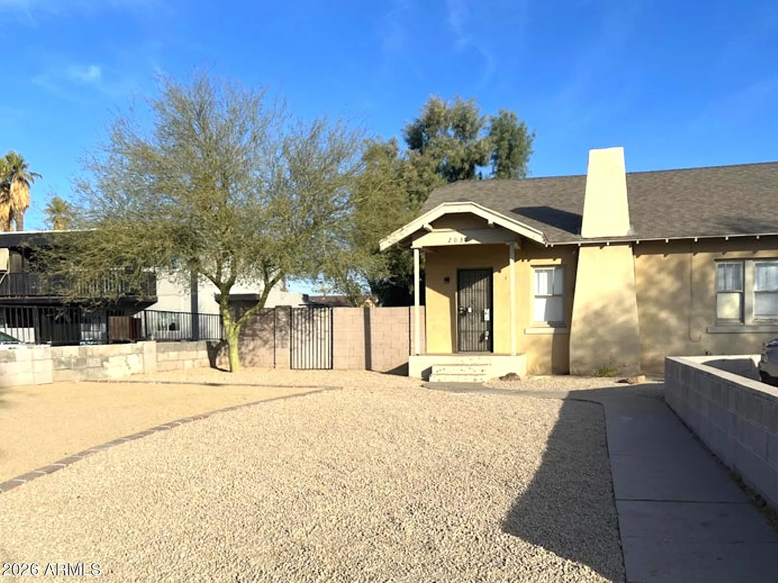 2 bed, 1.0 bath, 660 sqft, $1,150 — Photo 2
