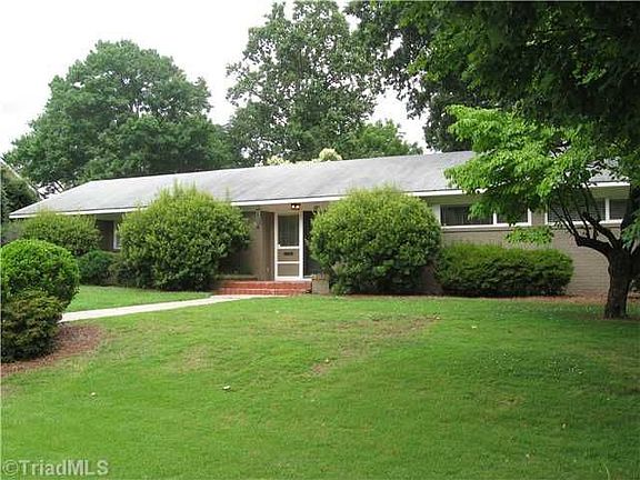 2nd image of 2200 Villa Dr