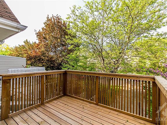 3rd image of 54 Thornbury Cres