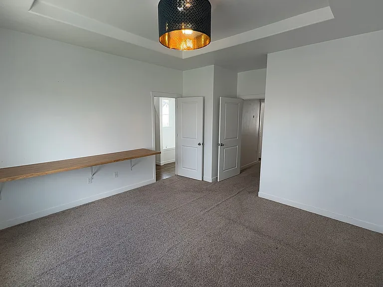 8285 N Lakeshore Drive — Photo 6