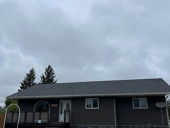2nd image of 401 6th AVENUE W