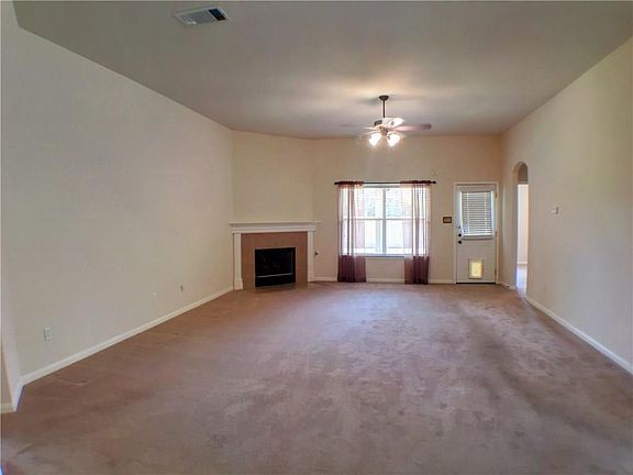 5th image of 1016 Downridge Dr