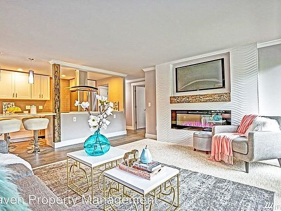 5th image of 11008 NE 68th St APT 717