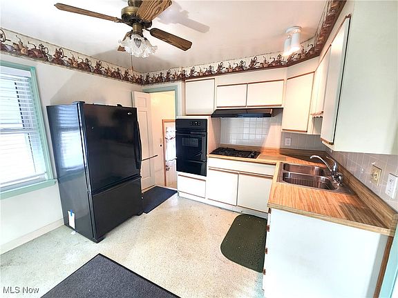 4th image of 20921 Westport Ave