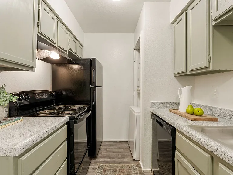 Forest Pointe Apartments — Photo 51