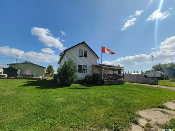 118 2nd STREET W, St. Walburg, SK S0M 2T0