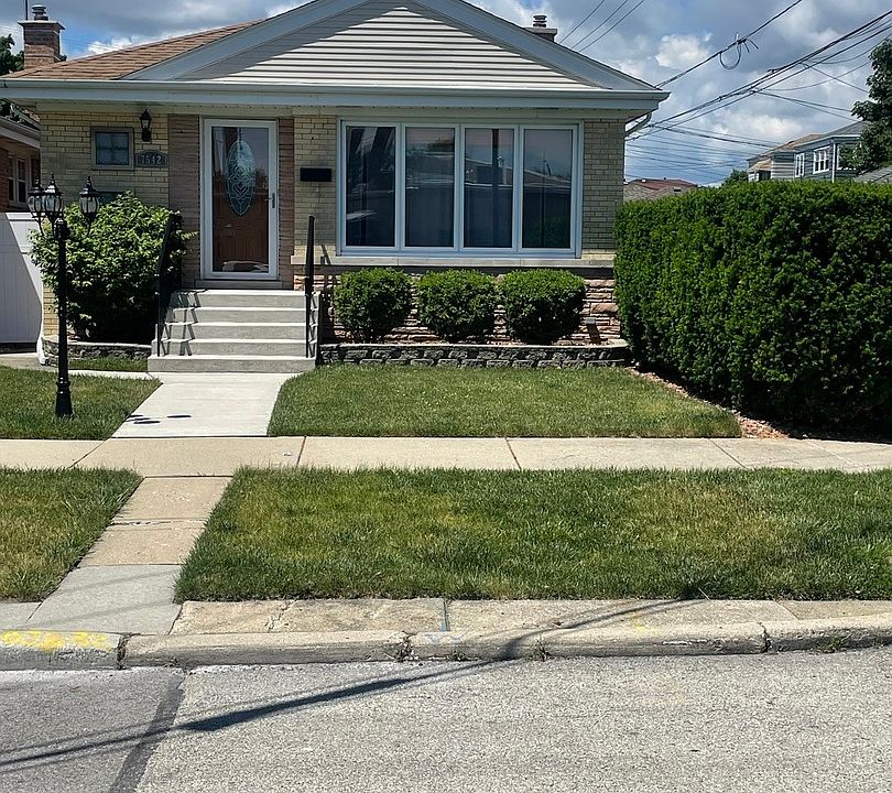 1st image of 7542 N Oconto Ave