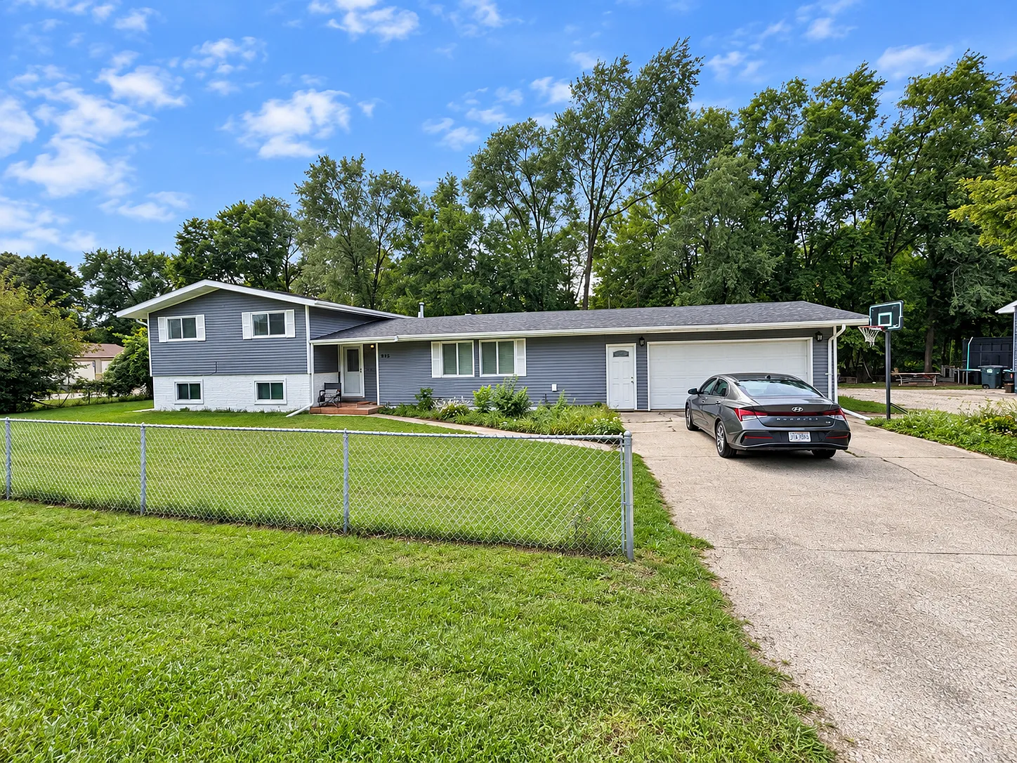 4 bed, 2.5 bath, 2506 sqft, $1,650 — Photo 1