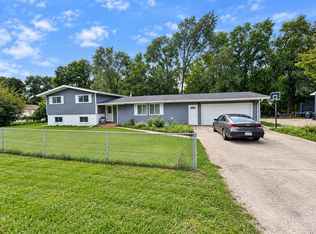 905 Bishop Ave, Waterloo, IA 50707