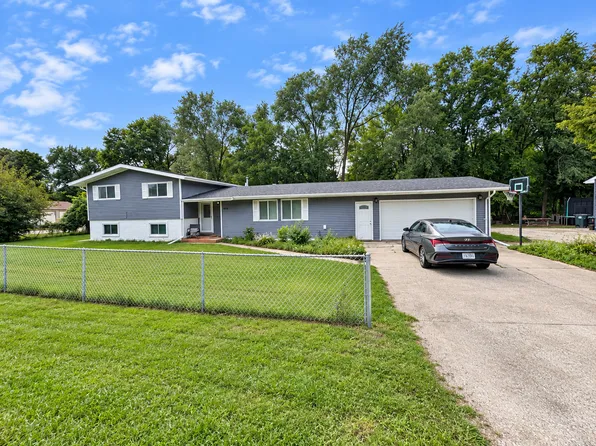 905 Bishop Ave, Waterloo, IA 50707