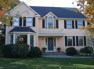 32 Wycliffe Rd, East Walpole, MA 02032