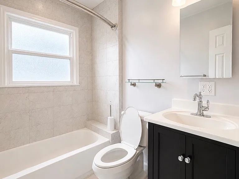 402 S Juanita Ave — Photo 7