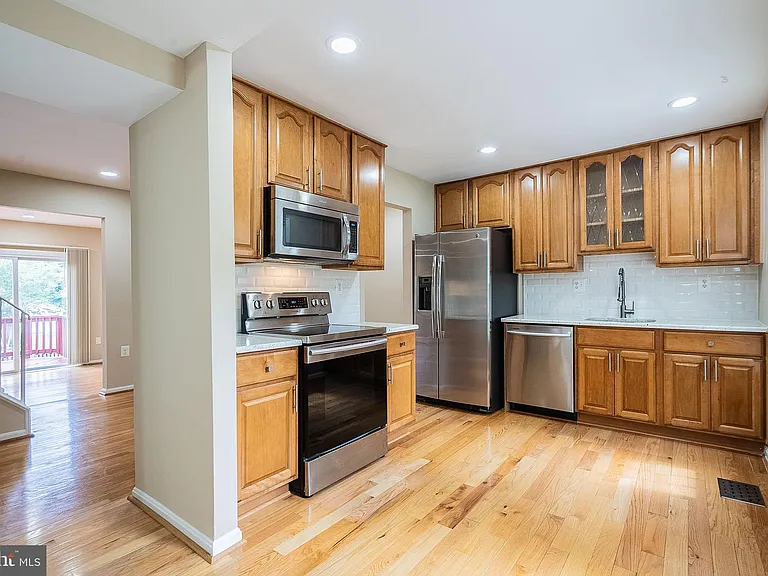 5844 Banning Pl — Photo 12