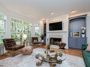 402 Lindabury Ln, Califon, NJ 07830