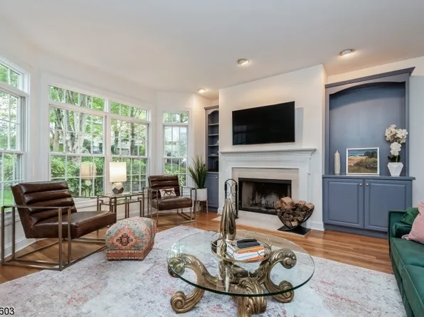 402 Lindabury Ln, Tewksbury Twp., NJ 07979
