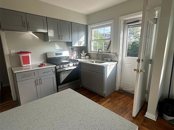 4th image of 1099 Park Ln N #1