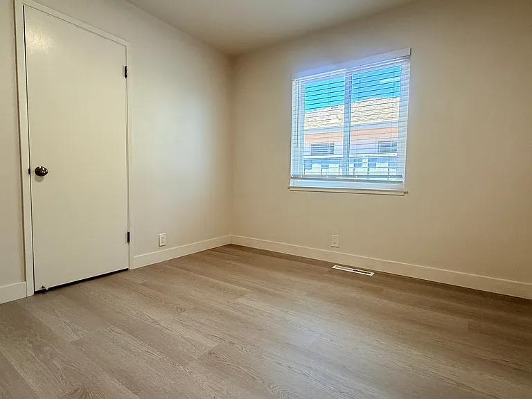 2790 Union Ave — Photo 9