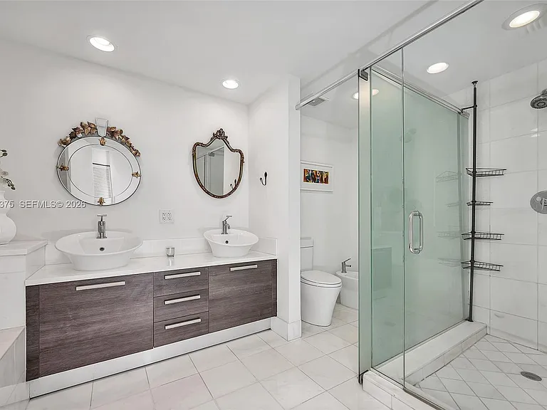 2950 NE 188th St #303 — Photo 12