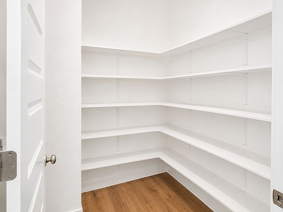 4th image of 712 Pinnacle View Dr