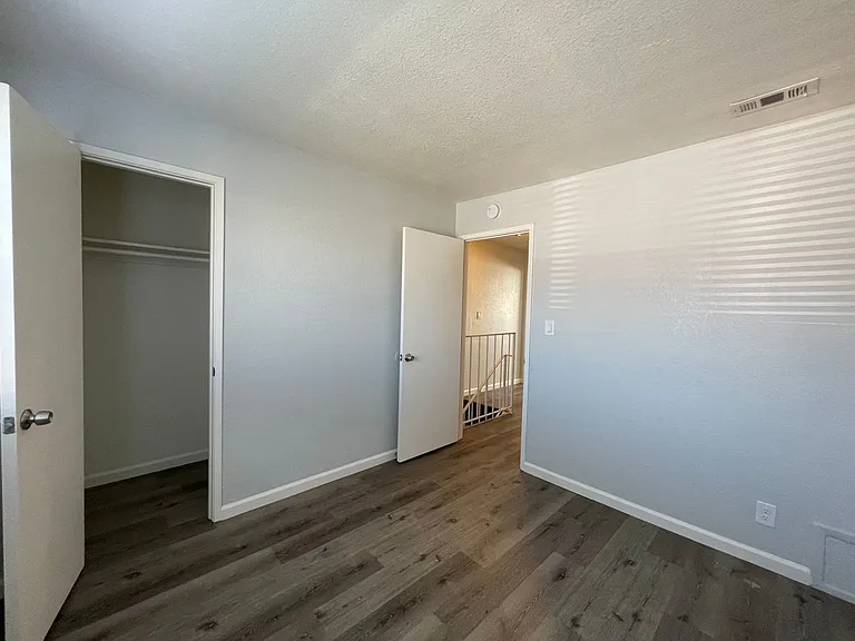 764 E Swain Road — Photo 17