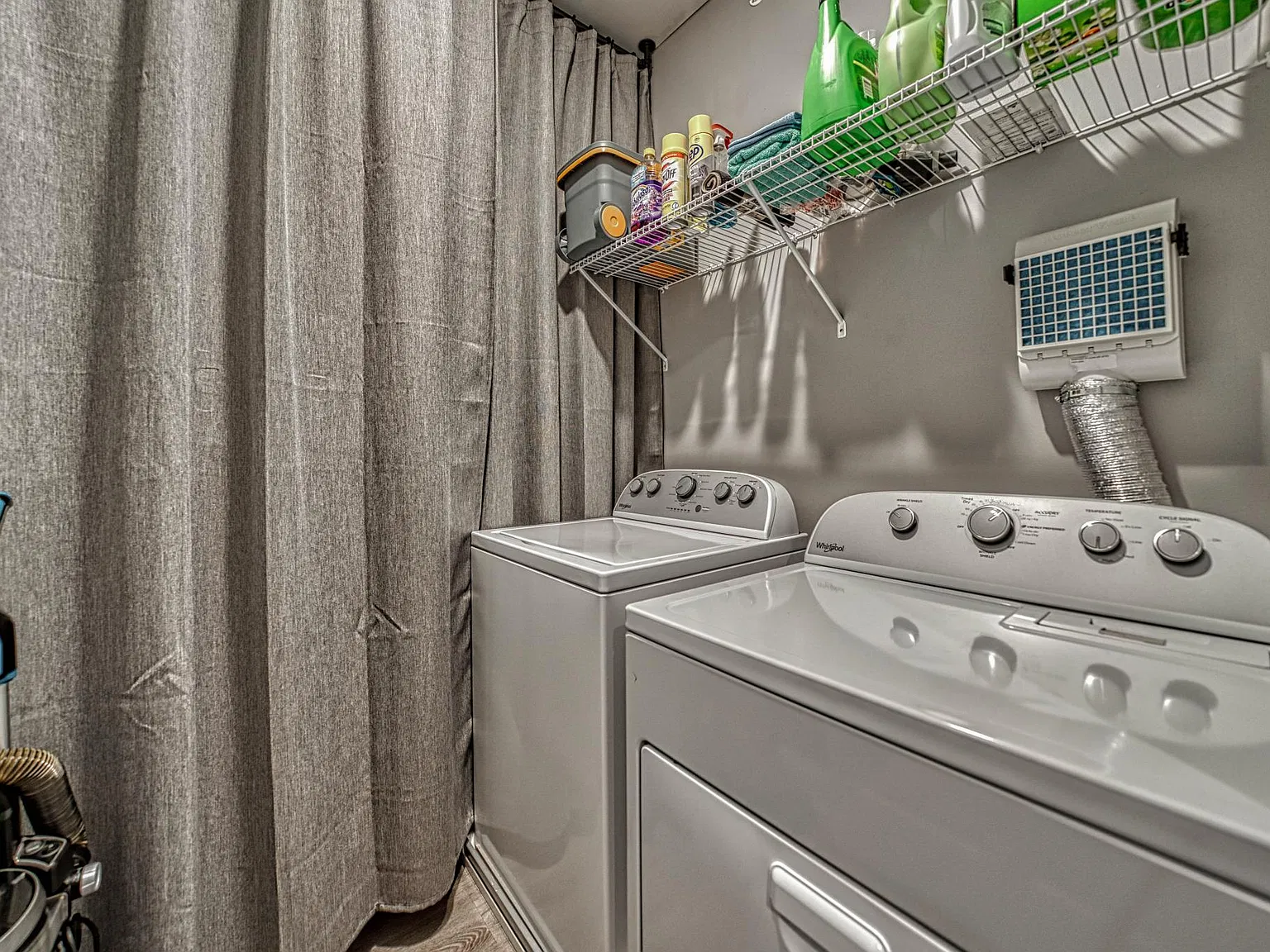 2 bed, 1.5 bath, 1340 sqft, $2,025 — Photo 2