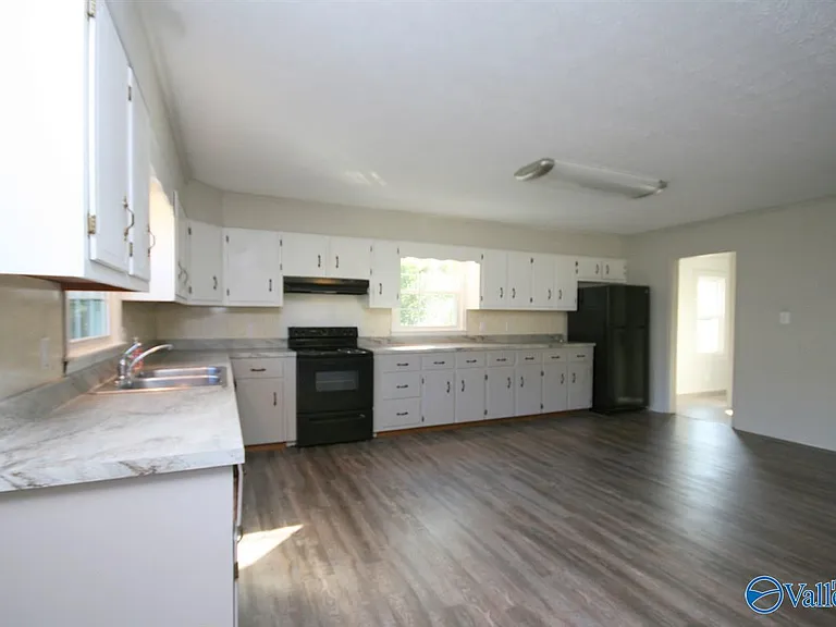 8848 Sims Rd — Photo 4