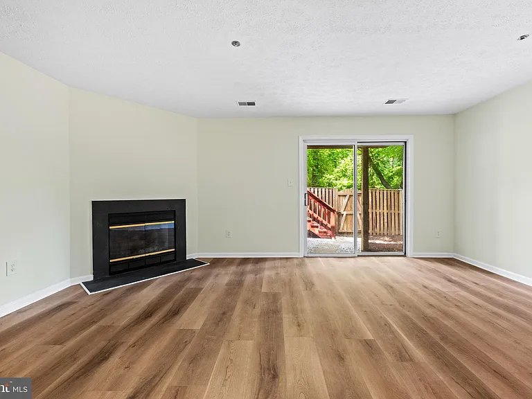 2615 Chivalry Ct — Photo 47