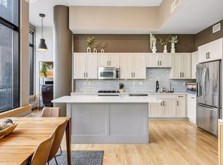 215 10th Ave S Unit 102, Minneapolis, MN 55415