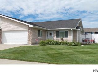1513 Silver Maple Ln, South Sioux City, NE 68776